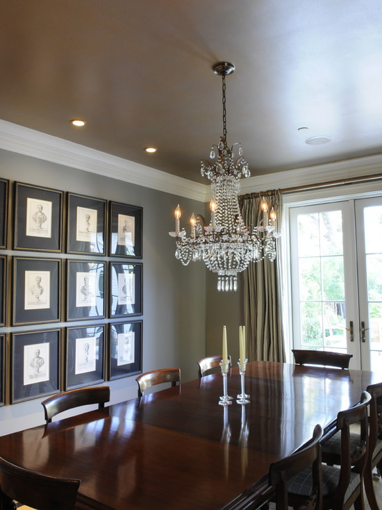 Luxurious Gold And Silver Painted Dining Room Ceiling